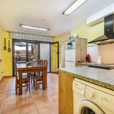 Holiday home Cal Emilia